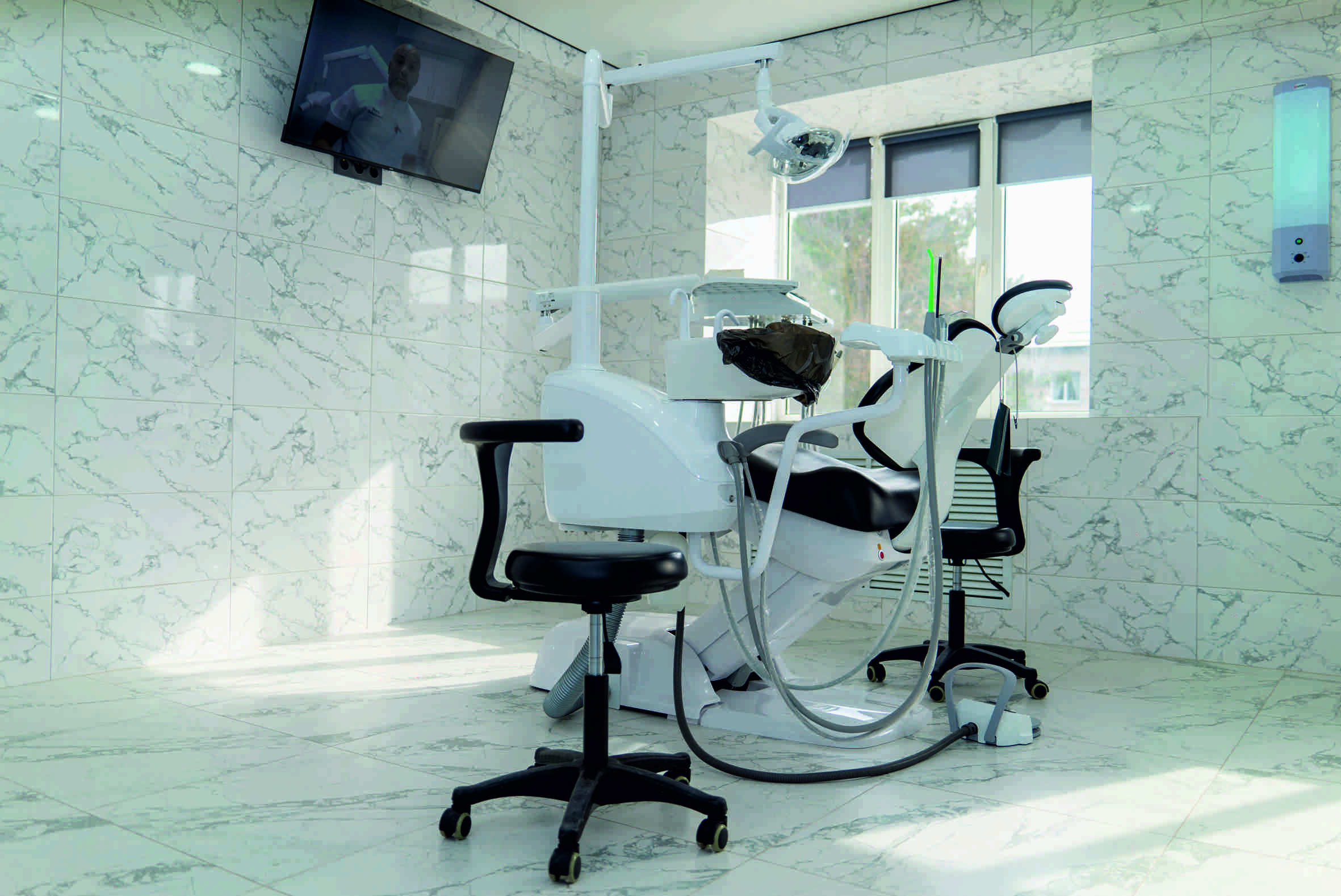 Современный стоматологический кабинет Family Clinic